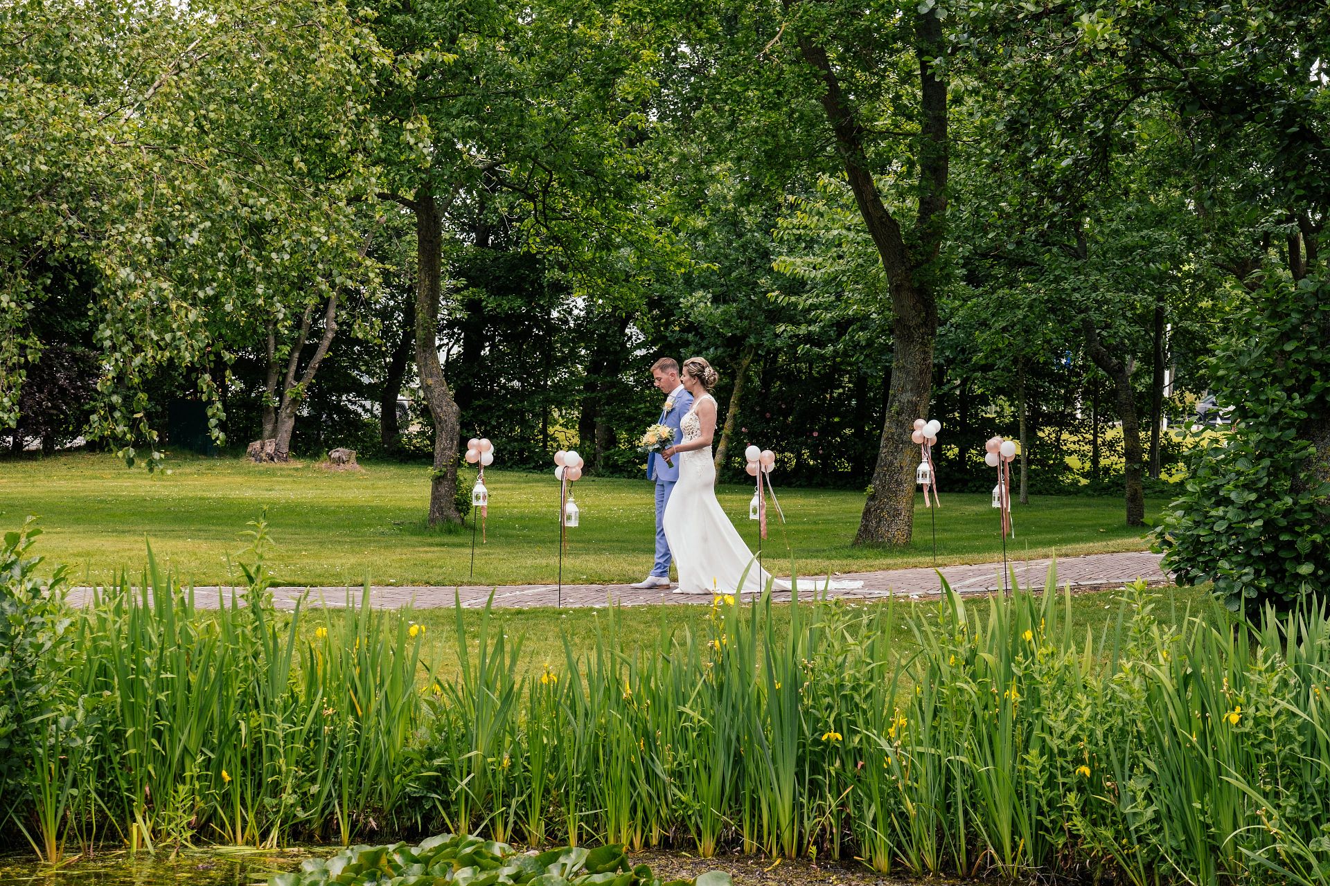 Boek de twee fotografen van Trouwfotomakerij direct via de website